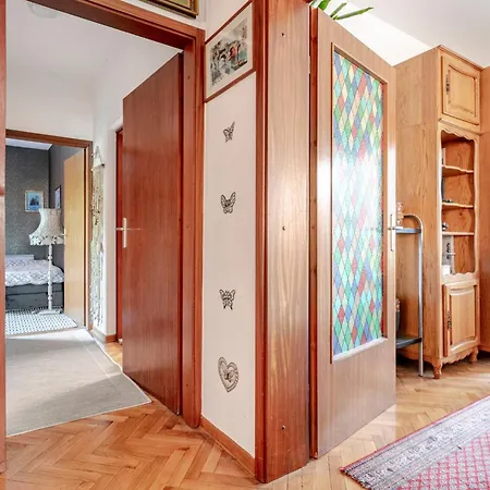 100 M2 In The Diplomatic Area Of Belgrade, Serbia Apartmán