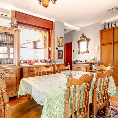 100 M2 In The Diplomatic Area Of Belgrade, Serbia Appartamento *