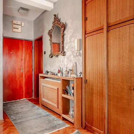 100 M2 In The Diplomatic Area Of Belgrade, Serbia