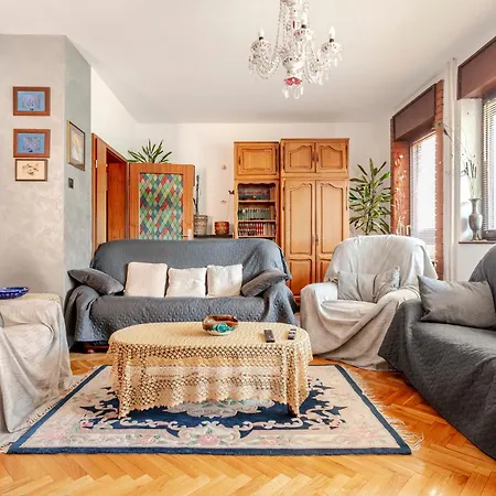 100 M2 In The Diplomatic Area Of Belgrade, Serbia * Bělehrad