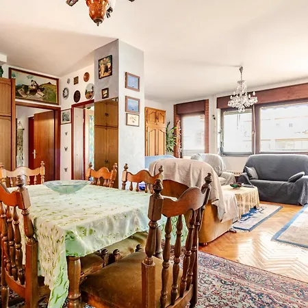 100 M2 In The Diplomatic Area Of Belgrade, Serbia Apartmán